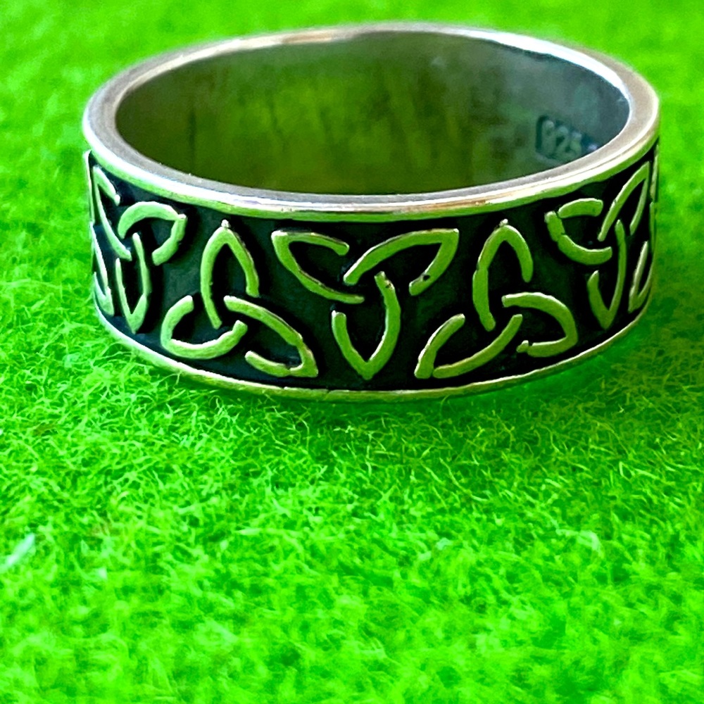 Sterling silver Celtic knot band ring s 10